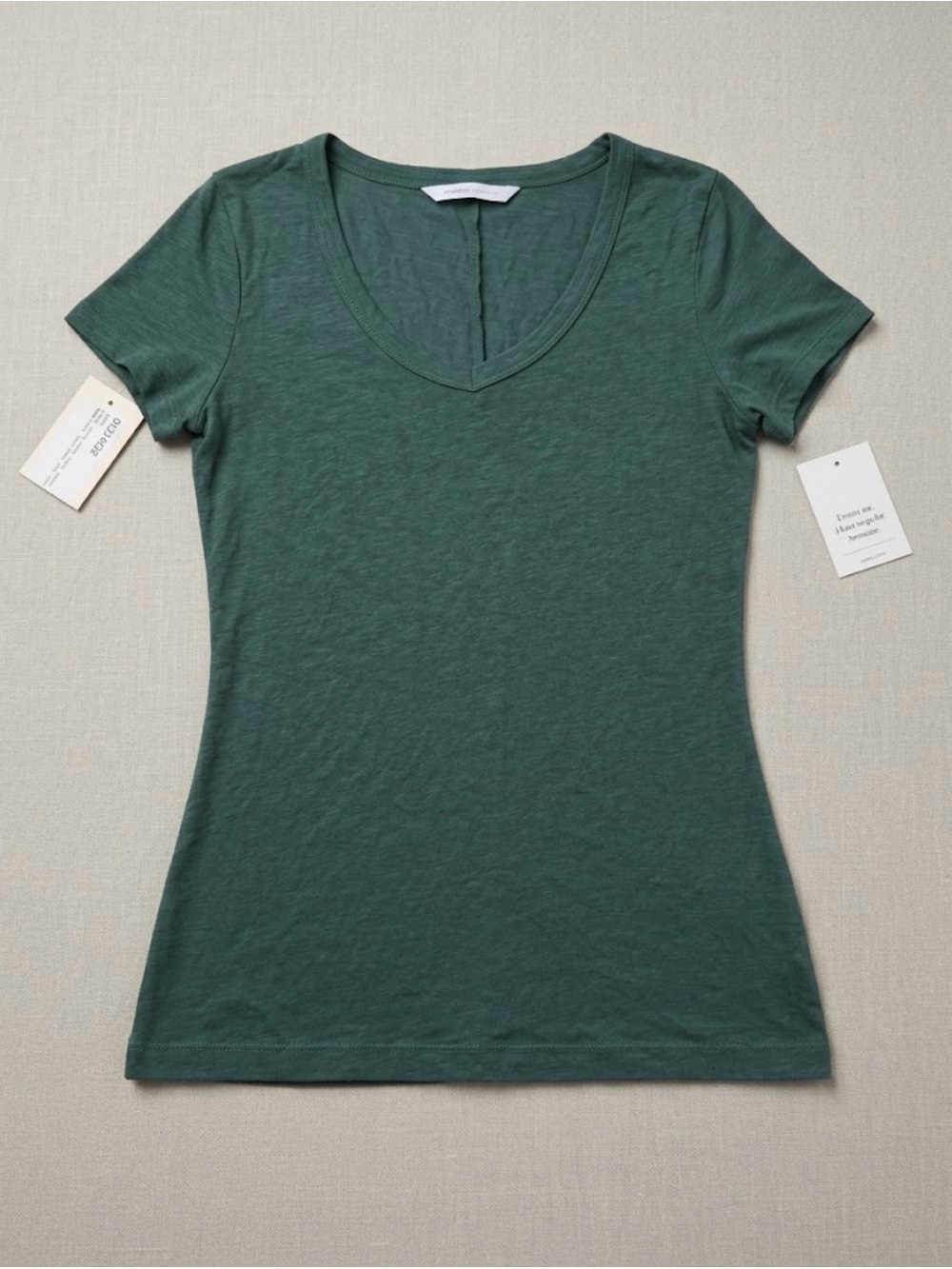 Double Zero Women's Green V-Neck T-Shirt Size Small - NWT